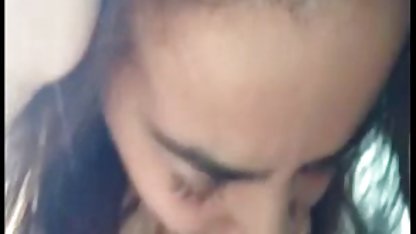 مرد سکس با جوراب زنانه جوان از سر خود روغن