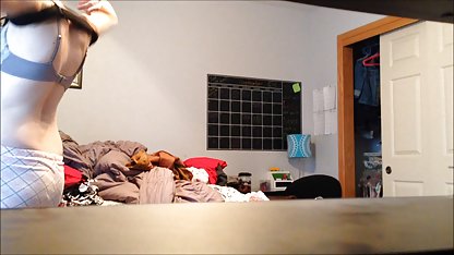 پس از یک بازی سرگرم سکس جوراب شیشه ای کننده برکه نقاب چهره....